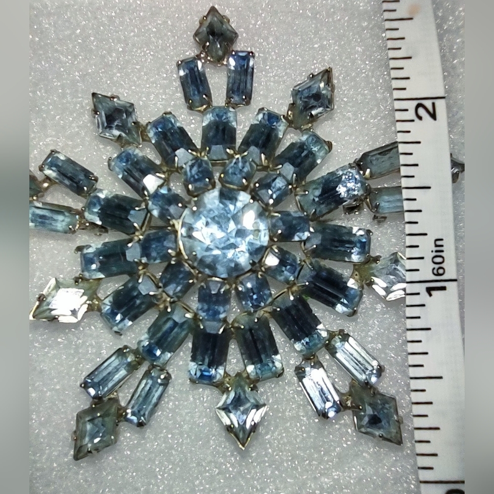 Blue Rhinestone Crystal Snowflake Brooch - Picture 12 of 15